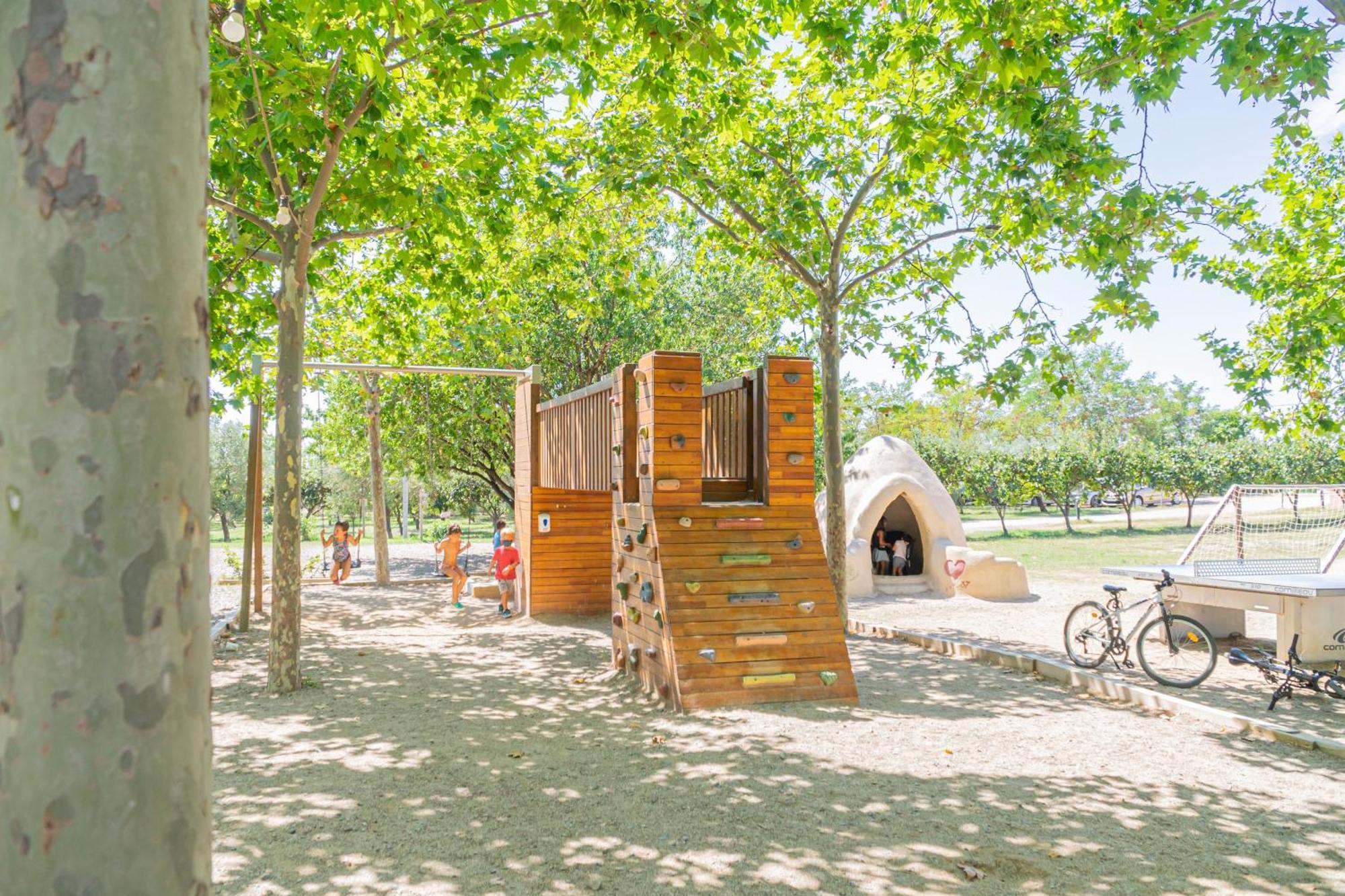 Ecologic Vinyols Camp Hotel Vinyols i Els Arcs ภายนอก รูปภาพ