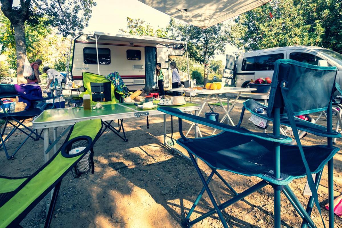 Ecologic Vinyols Camp Hotel Vinyols i Els Arcs ภายนอก รูปภาพ